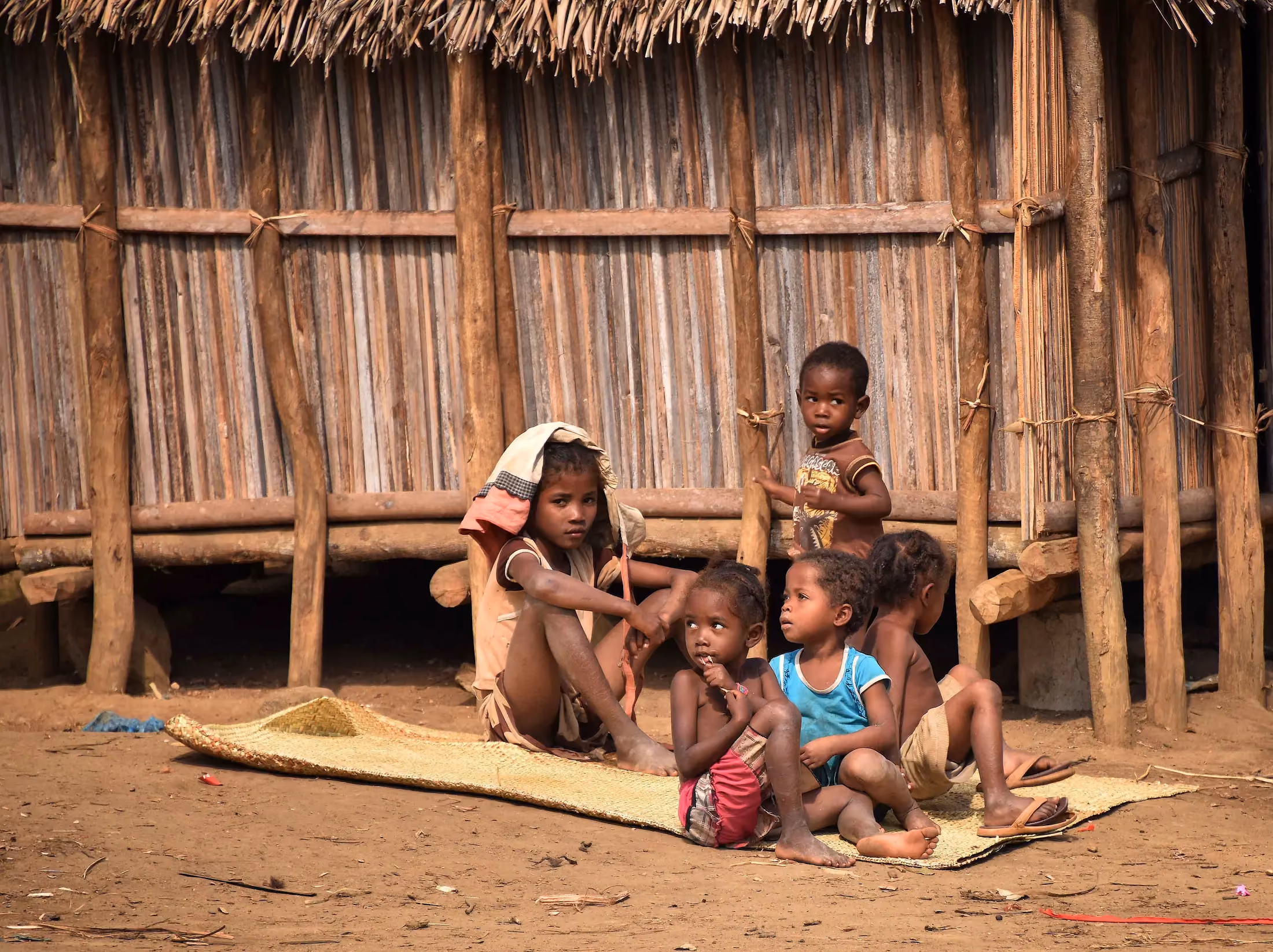 Enfants d'un village de Madagascar