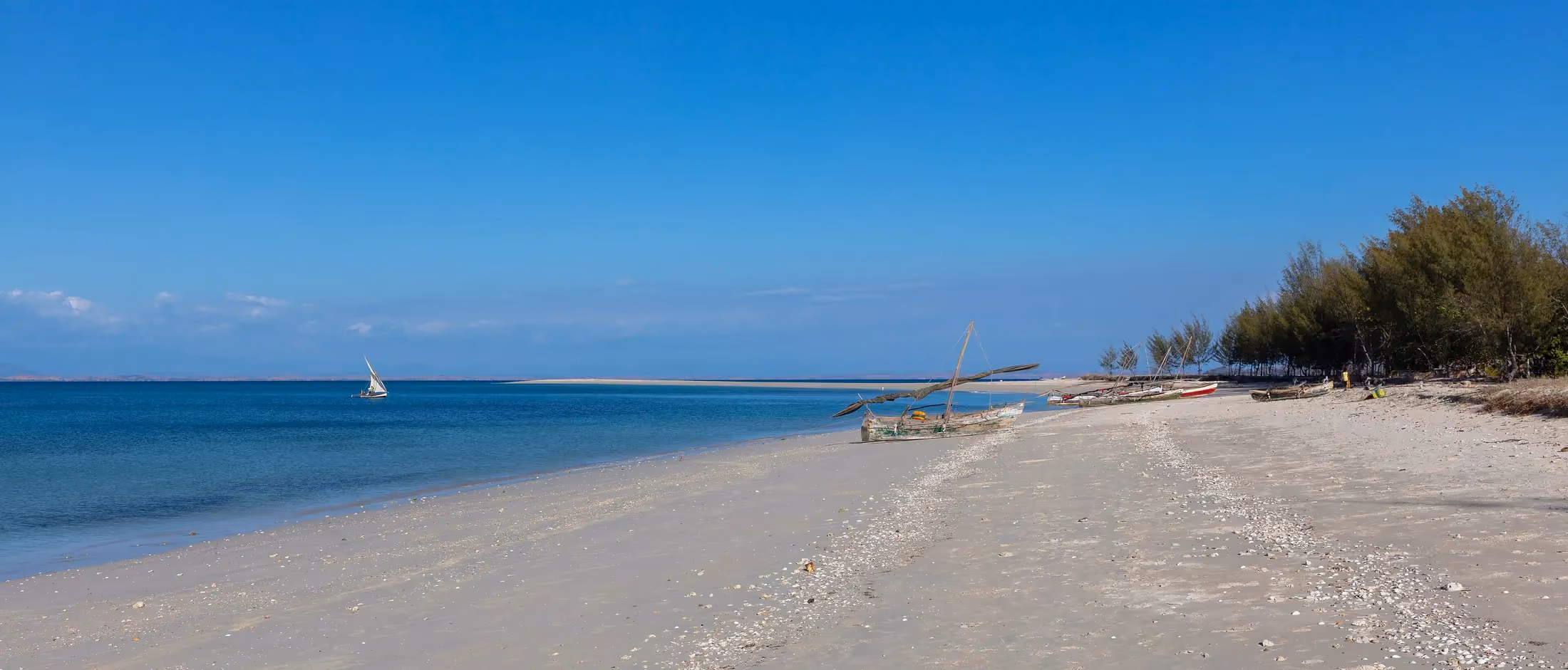 Lagon turquoise et sable blanc de l'archipel de Nosy Be à Madagascar